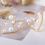 'Accessory Essential' Princess Pearl Heart Earrings (OS)